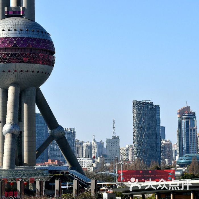 东方明珠空中旋转餐厅