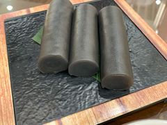香滑黑芝麻卷-喜喜酒家·纯手工点心·粤菜