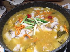-山城外·非遗酸菜鱼(新都汇融店)
