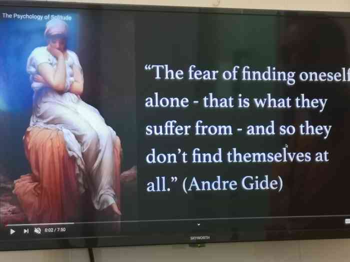 渐渐地从害羞,不敢开口,到越来越熟悉老师,也敢开口跟老师交流.