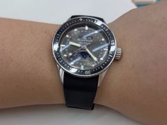 -亨得利名表服务中心(上海湾店)