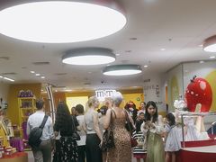-m豆巧克力世界(上海世茂广场店)
