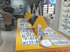 -诺柯视眼镜-蔡司依视路官方工厂店(淞南一店)