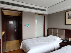 -铂逸梦秦酒店(横店梦幻谷店)