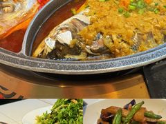 -阿瓦山寨·湘菜现炒·剁椒鱼头王(咸阳总店)