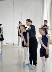 -泫舞舞蹈工作室