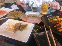 -何师烧烤·香辣蟹·川菜·30年老品牌(太古里旗舰店)