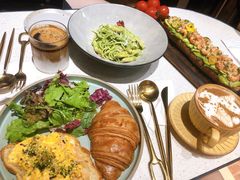 可颂配鲜虾滑蛋-Toris(LuOne凯德晶萃广场店)