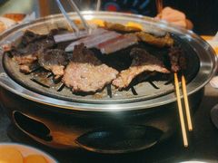 -炭小牛果木烤肉