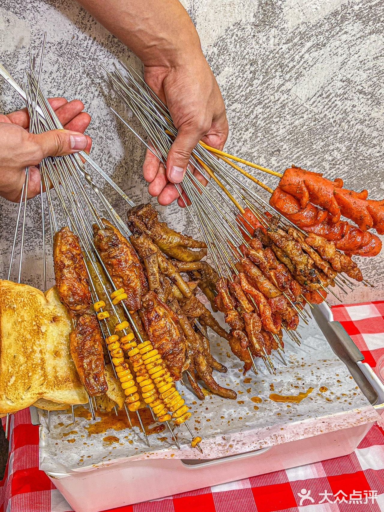 网友们没骗我曙光星城这家烧烤吼吼吃