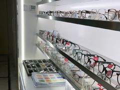 -视野联行眼镜·蔡司·尼康战略合作店(城西银泰店)