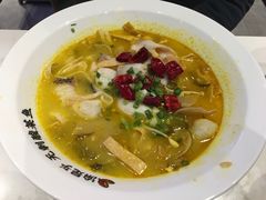 -渝是乎酸菜鱼·川渝小炒(新世界百货望京店)