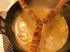 -鲜入围煮花胶鸡海鲜火锅