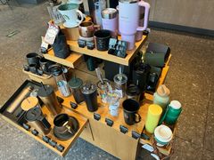 -星巴克臻选(呼和浩特维多利摩尔城店)