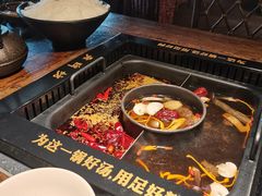 -老牌坊云南鱼豆花火锅(哈西万达店)