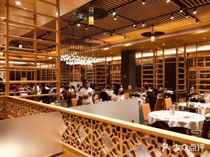 稻香酒家·34年老字号·港式粤菜(汉街店)大堂图片