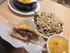 -闫家驴肉老店(华电一校店)