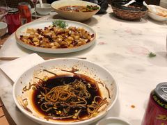 -初蓉丨遇见新川菜(亲贤街荣耀店)