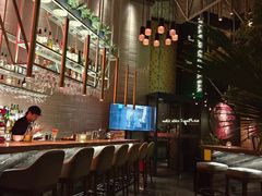 -FOUR PLAY BAR
