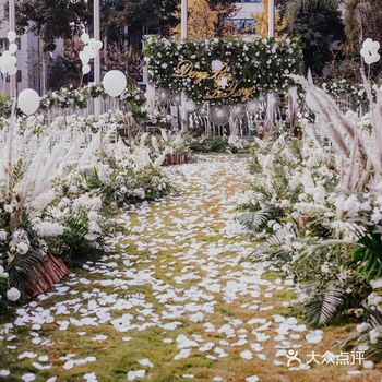 叫人又喜又惊的户外浪漫婚礼