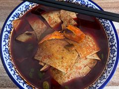 红油米线加豆皮-老字号杨坡红油米线腊汁肉夹馍(东四道巷店)