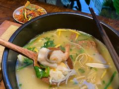 -银米·云南传统过桥米线(双廊黑金冠店)