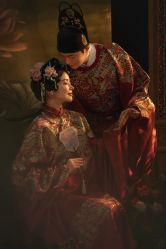 -喜爱高定婚纱摄影