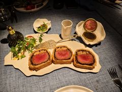 惠灵顿牛排-弦月窗LUNETTE BY AMANDA(复兴路店)