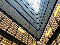 -上海虹桥中心爱琴海亚朵S酒店