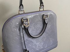 -小飞侠奢侈品回收 寄卖 养护(宝山宝龙广场店)