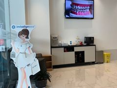 -瑞尔齿科(上海长风大悦城店)