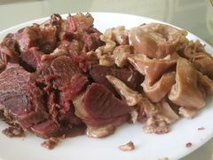 -闫家驴肉老店(华电一校店)