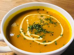 南瓜汤-HELLO 27 意面·沙拉·帕尼尼