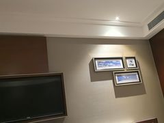 -武汉光谷广场杨家湾地铁站怡程酒店