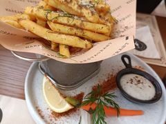 -Mark&Mars Restaurant