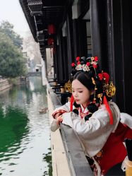 -一揽芳华汉服旗袍体验馆(拙政园店)