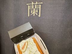 -白蘭BLANK(杭州湖滨银泰in77C区店)