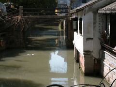 -新场古镇-停车场