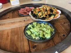 -三江鱼东北特色铁锅炖(骆驼店)