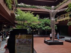 -瑞虹新天地月亮湾