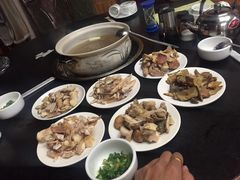 -东巴谷野生菌火锅餐厅