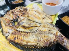 烤鱼-石屏老字号4号包浆豆腐美食城(泼水广场店)