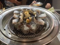 -围炉肉舍•炭烤活鳗•丹东海鲜烤肉(步行街店)