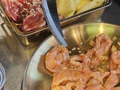 -哈哈碳都·牛肋条无限自助烤肉(台江万达店)