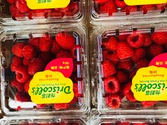 -上海龙吴水胜海发市场