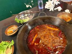 -渝井巷重庆老火锅(沈阳吉祥店)