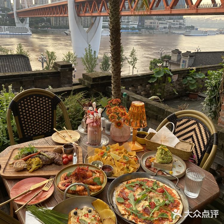 龙门浩老街最适合情侣约会西餐厅