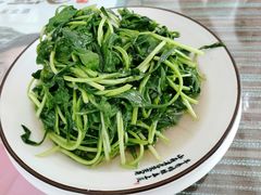 蒜香马兰头-自游人·美食一楼·地道徽菜(三十年名店)