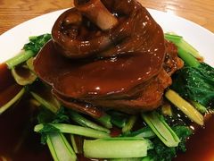 紅燒元蹄-一鸣蒸汽石锅鱼 Yiming Steamed Stonepot Fish