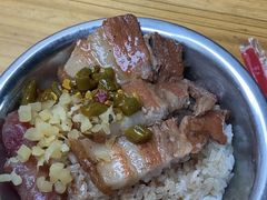 -梁阿婆廿年老牌扣肉糯米饭